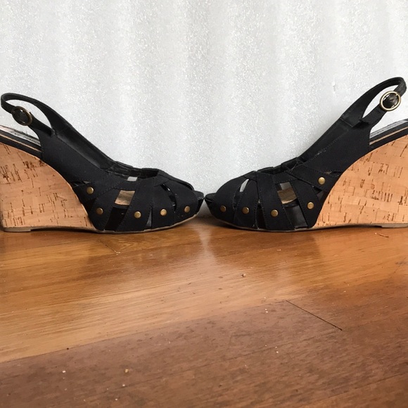 Black canvas w/ rivets Steve Madden cork wedges 8M - Picture 4 of 4